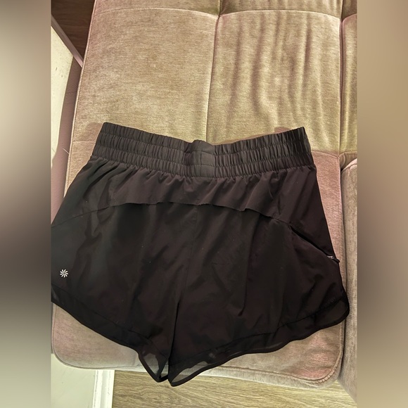 Athleta HIGH RISE MESH RACER RUN short sz L - Picture 4 of 5